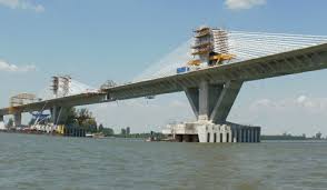 Fondul european de dezvoltare regională (fedr) investește 363,3 milioane de euro pentru construirea unui pod peste dunăre în orașul brăila. Cateva Motive Pentru Care Podul Peste DunÄƒre Va Fi Construit La BrÄƒila Umor Cu Defecti Si Pamflete