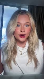 Melanie Gann's Instagram, Twitter & Facebook