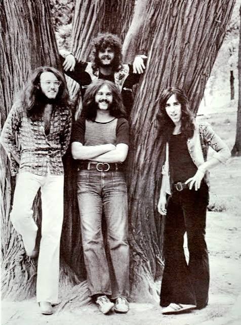 A 'fine girl' turns 45: Elliot Lurie of Looking Glass details the writing  of his iconic song 'Brandy' – The Vinyl Dialogues Blog