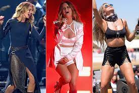Here is a list of the top 10 hot country female singers. 10 Hottest Country Women Of 2018