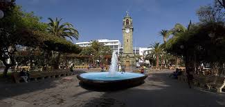 It is better to go at night particularly if the program is to take a walk around the downtown area and play in the casino, during the night he fountain get its music. Plaza Colon Wikidata