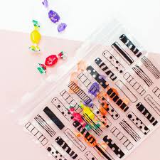 株式会社オーク コーポレーション on instagram じめじめとした暑さが続いていますね 衛生面も気になるこの季節におすすめなチャック付きのジッパーバッグは 食材の保存や小物の小分け収納にも便利 お家の中だけでなく 旅行やレジャーでの in 2020 office