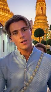 Devin Bankston's Instagram, Twitter & Facebook