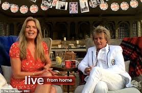 Thomas' lecture will address truth in the era of fake news, and will draw on his 29 years' experience working as a journalist. Rod Stewart 74 Verrat Er Bekam Vier Kinder Mit Ihm In Lockdown Aktuelle Boulevard Nachrichten Und Fotogalerien Zu Stars Sternchen