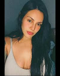 Sara Rojas's Instagram, Twitter & Facebook