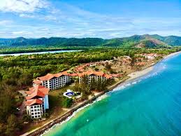 Kota ini juga merupakan pusat pemerintahan untuk pantai barat negeri sabah. 8 Pantai Di Kota Kinabalu Dengan Pemandangan Senja Terindah Eksplorasi Sabah