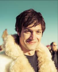 The Show Goes On (Curta 2024)