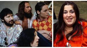 The mamas and the papas were inducted into rock and roll hall of fame in 1998 (performer). 9 Of The Craziest Facts About The Mamas The Papas