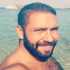 Ünlüler ve gönüllüler takımlarındaki 22 ismin büyük bir mücadele vereceği yarışmada yunus emre, ünlüler için mücadele ediyor. Survivor Yunus Emre Karabacak Kac Yasinda Biyografi Sitesi