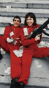 Foto De Tendencia De La Serie La Casa De Papel Ter Alguem Alguem Casa Fabienne S Welt Alguem Casa Case Di Carta Casa Di Carta Coppie Carine