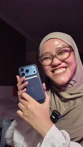 Masyaallah tabarakallah ga sabar mau nyobain zoom 8x-nya itu siapa tau Son  di LA keliatan dari sini 🥹 , Tau aja @apple dari dulu aku pengen card  holdernya tapi takut sehari ilang, sekarang dikasih ...