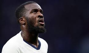Tottenham hotspur and everton played out a thrilling draw at goodison park on friday night, with tottenham hotspur are looking to battle with rivals arsenal to sign feyenoord midfielder orkun kokcu. Drei Spieler Auf Der Spurs Streichliste