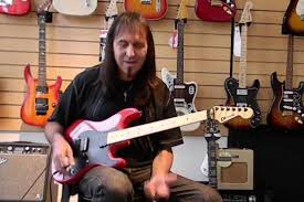 Musico, autor, compositor, personaje publico. Fallecio Daniel Telis Ex Guitarrista De Kamikaze Crock Com Ar