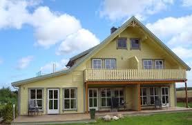 Glass folding doors for the terrace and conservatory create a boundless sense. Schwedenhauser Ausbauhauser Skandinavische Holzhauser Bauen