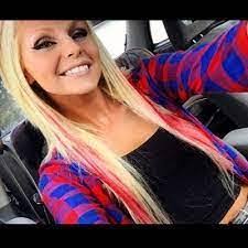 Laverne Sexton's Instagram, Twitter & Facebook