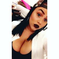 Krissy Bennett's Instagram, Twitter & Facebook