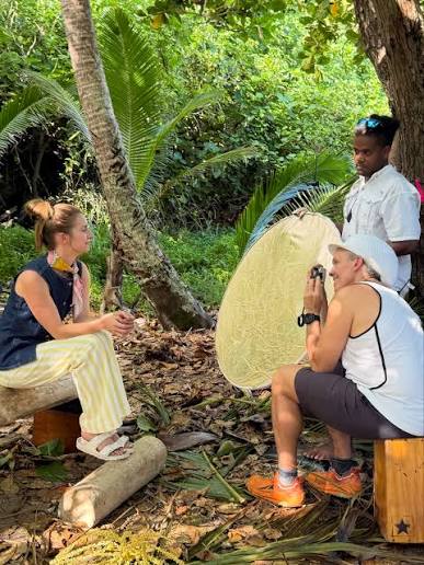 Jenna from #Survivor51 wasn't lying...just look at her nerding out over  cameras with Scott Duncan in FIJI 📹 . . . #Survivor #CastawayContent