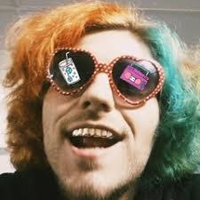 Derrick Stevenson's Instagram, Twitter & Facebook