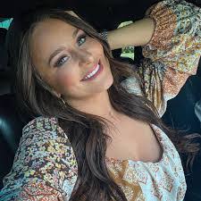 Hope Messer's Instagram, Twitter & Facebook