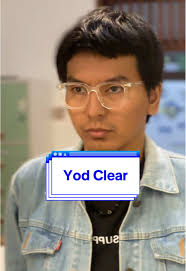 Buat cowo-cowo yang cari kacamata dengan frame lebar, mungkin Yod Clear ini  bisa jadi solusi buat kamu. Desainnya yang lebar fit untuk semua jenis  wajah dan dijamin bikin penampilanmu makin