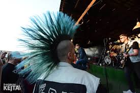 Chystá se snad další díl upíří ságy twilight? Barevne Ucesy Punk A Teple Pocasi Ciro Fest V Prvni Den Rozhybali Sps Streetmachine Nebo Vychcany Knedliky Ireport Music Style Magazine