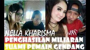Nella akhirnya mengakui jika keduanya telah resmi menjadi suami. Nella Kharisma Glamour Di Panggung Dan Penghasilan Miliaran Suami Tetep Sederhana Pemain Gendang Youtube