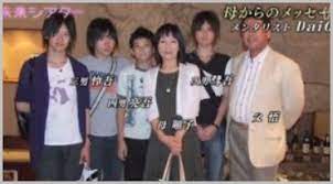 松丸亮吾さんやメンタリストdaigoさんのお母さんである「順子さん」。 松丸亮吾さん4兄弟は、2019年8月に放送された 「24時間テレビ」 内で、今まで明かされることのなかった、 「亡くなってしまった母の順子さんに対するさまざまな想い」 や 「エピソード. ãƒ¡ãƒ³ã‚¿ãƒªã‚¹ãƒˆdaigoå¼Ÿ æ¾ä¸¸äº®å¾ æ±å¤§ ã®å…„å¼Ÿã‚„ä¸¡è¦ªã®è·æ¥­ã¯