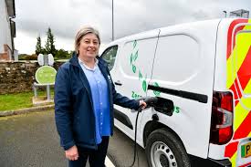 Juicy ass model gets anal in multiple positions