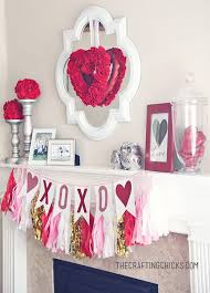 On halloween it gets decorated with pumpkins and other themed items, on christmas it gets a wreath or christmasy decorations and valentine's day it gets decorated with hearts and romantic elements. Beautiful Valentine S Day Mantel Decorations 2017