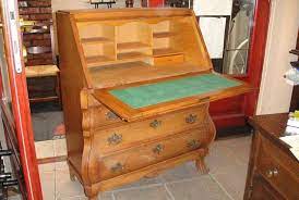 Uvozni nameštaj iz holandije i nemacke, rusticna izrada, stilske i masivne garniture, ugaone garniture, regali, plakari, spavace sobe, stilske komode. Euro Arbor Prodaja Polovnog Namestaja Beograd Njegoseva 1 Zemun