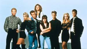 The series focused on their travails as they tried to maintain their friendship while dealing with romances, family and personal crises. Comeback Beverly Hills 90210 Kommt Als Serie Mit Den Alten Stars Zuruck Beverly Hills Star Wars Beatles