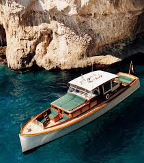 Un yacht de 76 mètres. On A Booming Super Yacht Market Vanity Fair