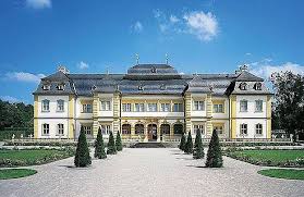 Schloss Und Hofgarten Veitshochheim D 97209 Veitshochheim Im Landkreis Wurzburg Bayern C Bay Verlassene Orte Bayern Schlosser In Bayern Burgen Und Schlosser