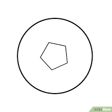 De traditionele voetbal i gemaakt van twee platte vormen, vijfhoeken en zehoeken. Een Voetbal Tekenen 8 Stappen Met Afbeeldingen Wikihow
