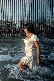 Is she married or dating a new boyfriend? Yalitza Aparicio The Oscar Nominated Breakout Star From Netflix S Roma Did A Photo Shoot At The Us Mexico Border