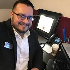 Kim Ogle's Instagram, Twitter & Facebook