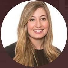 Lindsey Simmons's Instagram, Twitter & Facebook