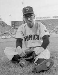 プロ野球史を彩ってきた数多くの名選手たち 生まれた世代ごとに週刊ベースボールonlin編集部がベストナインを選定して 史上最強世代 を追いかけてみる 投打 ベースボール マガジン社発行 週刊ベースボール のプロ野球12球団 高校 大学 社会人野球