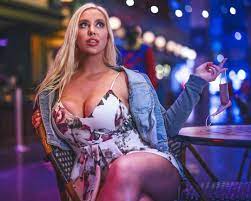 Professional model and YouTube gamer Tara Babcock knows how to turn up the  heat on Instagram; here's proof!