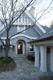Restaurierung Eines Amerikanischen Klassikers Altes Amerikanisches Haus Wurde Mit Modernen Und Eleganten Elementen N Amerikanische Hauser Haus Haus Grundriss