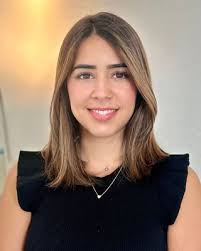 Stephanie Pineiro's Instagram, Twitter & Facebook