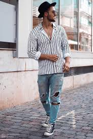 Lassiges Sommeroutfit Mit Hemd Und Streifenmuster Outfit Lassige Sommeroutfits Herren Outfit