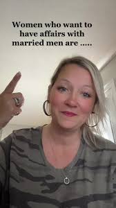 #dontbeahomewreckerladies #heislying😂 #growup #findasingleman  #karmaisabtich #affectsmorethanyou #youthefool #heisntgoingtochange