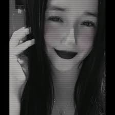 La encontraron en un espantapájaros dos años después de su desaparición.  Sus huesos, entrelazados con paja podrida, estaban clavados en una cruz de  madera en medio de un vasto maisal en Virginia.