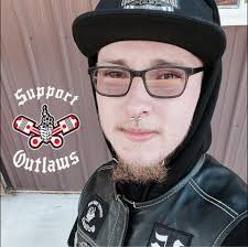 I'm a new rider and talking to my mechanic about turning my bike into a  bobber (yes it's a 125cc) uk laws suck 😂