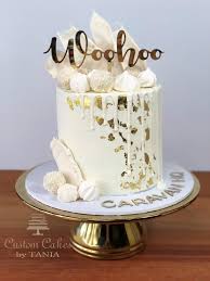 White Drip Cake White Drip Chocolate Mud Cake Meringues Pretty Cake Gold Leaf Cake Loaded Cake Dripca Drip Cakes Chocolate Mud Cake White Birthday Cakes