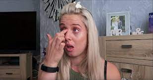 Not sure if smaller floor plate p365xl 12 round mag would stay in reliably. Bodybuilder Zoe Wright Reveals She S Having Ostomy Bag Removed Daily Mail Online