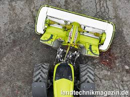 2015 sauter fronthydraulik + frontzapfwelle. Bild 1 Claas Bietet Die Hydraulisch Schwenkbaren Frontkraftheber Unterlenker Von Sauter Jetzt Als Neues Nachrust Kit Fur Die Axion 800 Und 900 Traktoren An Traktoren Magazin Fur Landtechnik Und