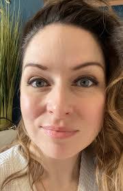 Anna Weiser's Instagram, Twitter & Facebook