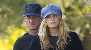 Three scenes filmed at grace cathedral. Superbody Mit 53 Jahren Sean Penn Surft Sich Fit Promiflash De